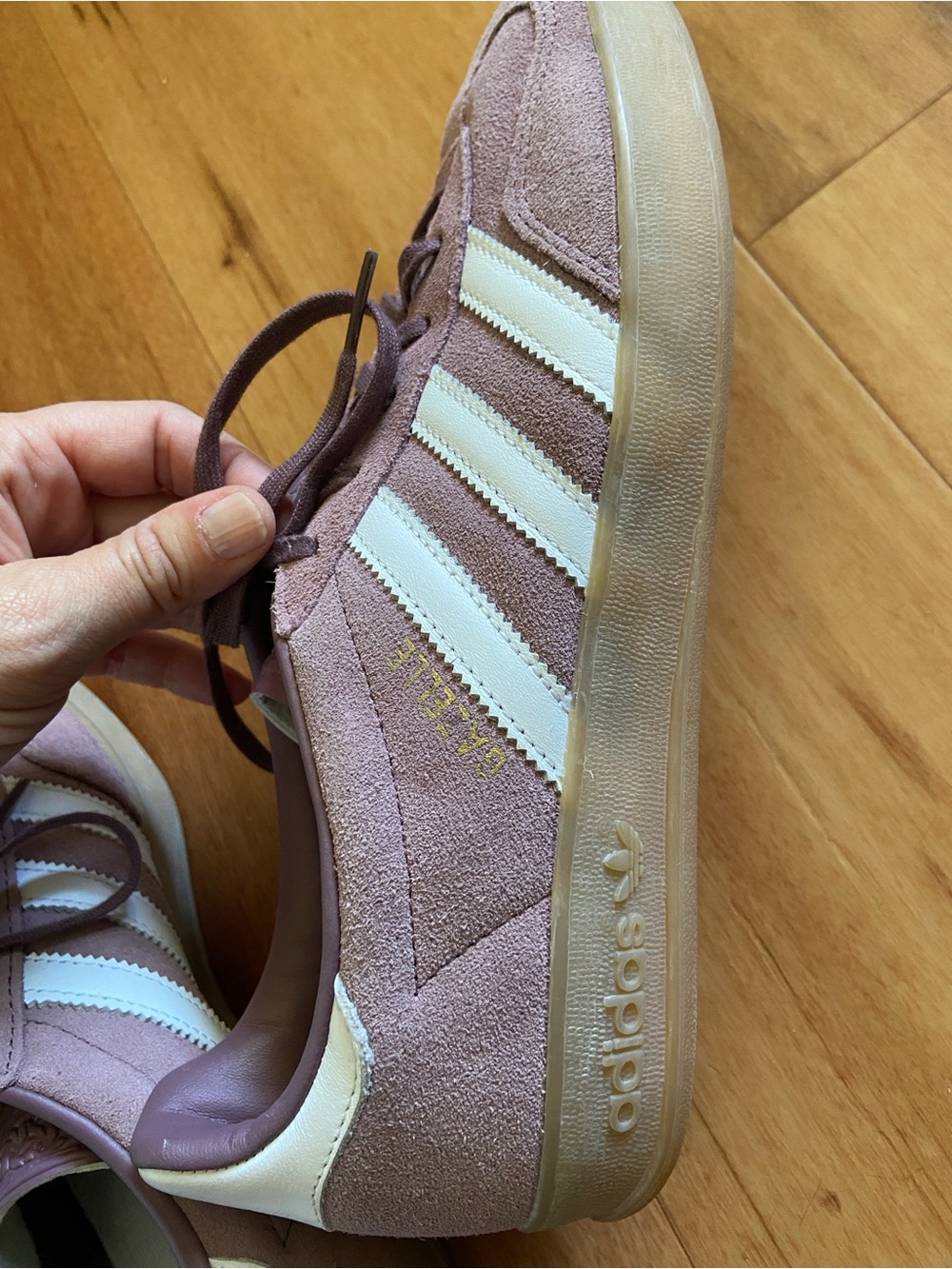 adidas Women’s Suede Sneakers in Mauve with White Stripes size 8.5 - Picture 4 of 7